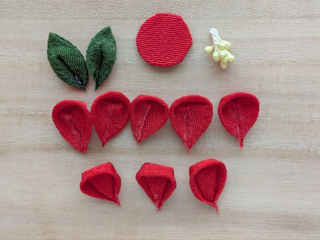 パーツ一覧、葉2枚、円形土台、ペップ、丸つまみ３枚、丸裏返し５枚