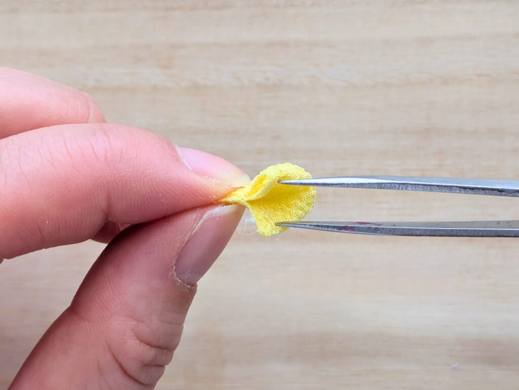 つまみ細工 丸つまみの作り方ダイジェスト｜花びらの外側を開く
