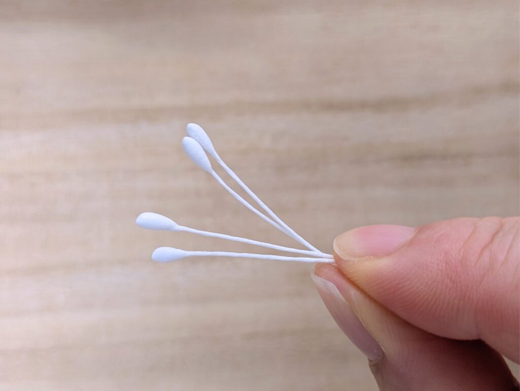 白いペップを半分にを折る