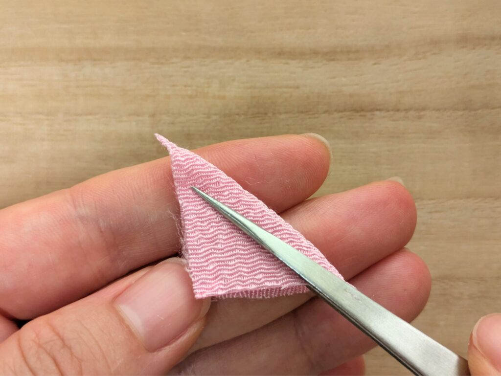 剣裏返しの作り方2,三角に折る